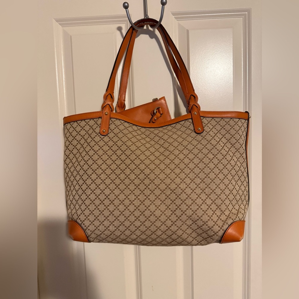 Gorgeous Gucci, Very Clean, Diamanté Large Shoulder Bag, with Built in Pouch. - Picture 15 of 15